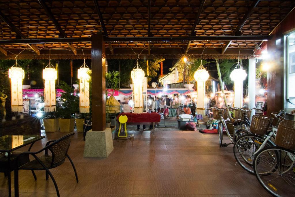 Hotel Phoothawee House Chiang Mai Zewnętrze zdjęcie