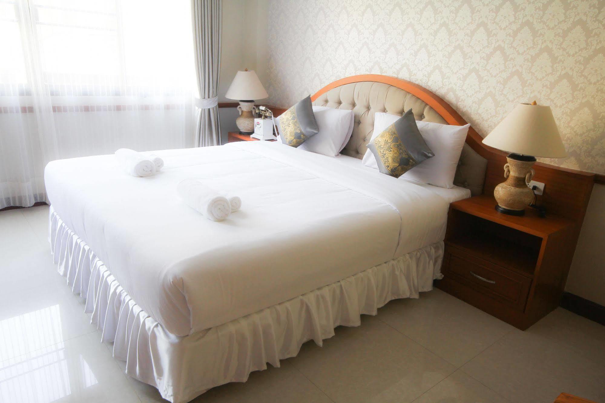Hotel Phoothawee House Chiang Mai Zewnętrze zdjęcie