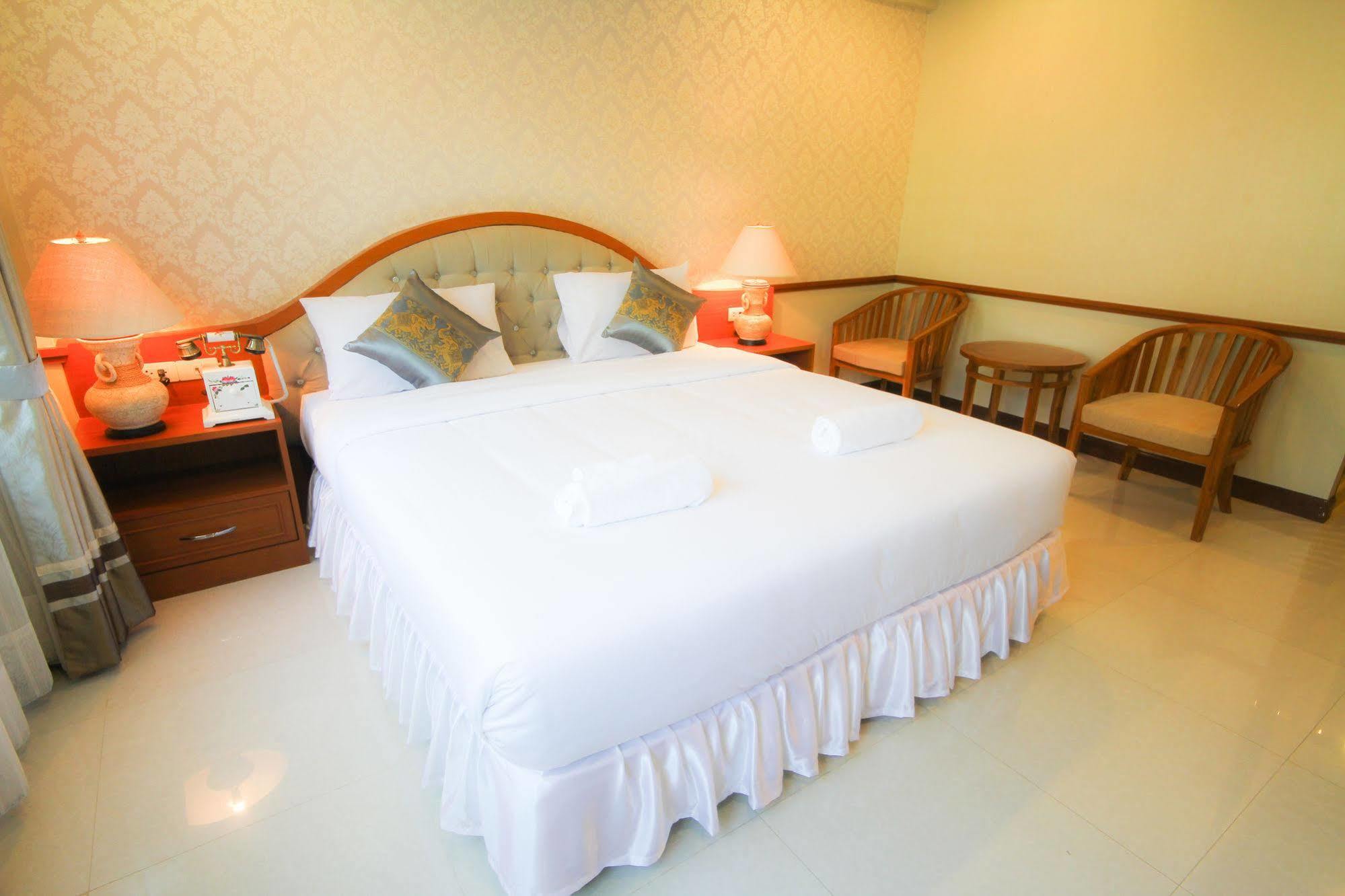 Hotel Phoothawee House Chiang Mai Zewnętrze zdjęcie